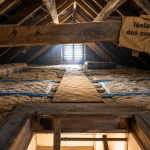 Isolation du grenier : combles perdus, laine minérale et pare-vapeur anti-condensation
